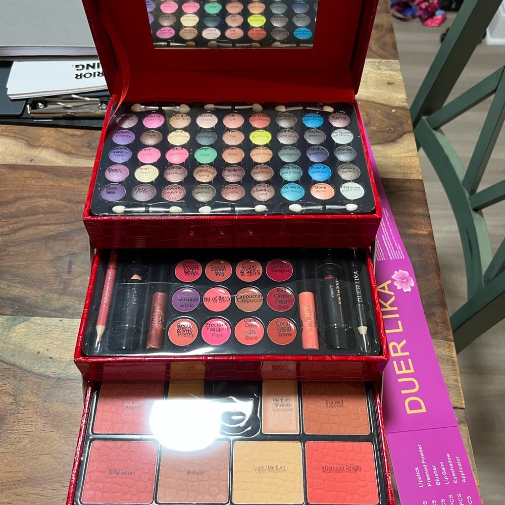 New, Makeup case